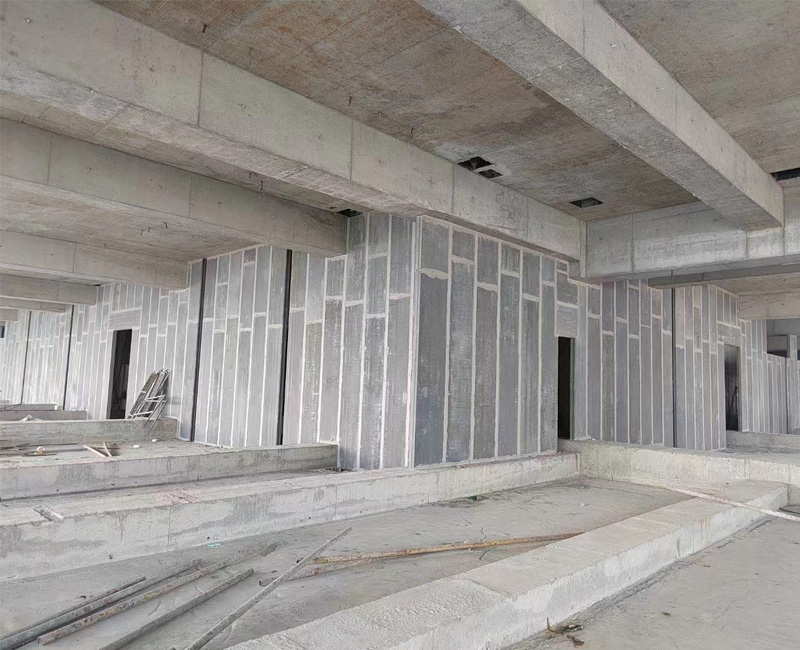 裝配式輕質(zhì)復(fù)合保溫外墻板